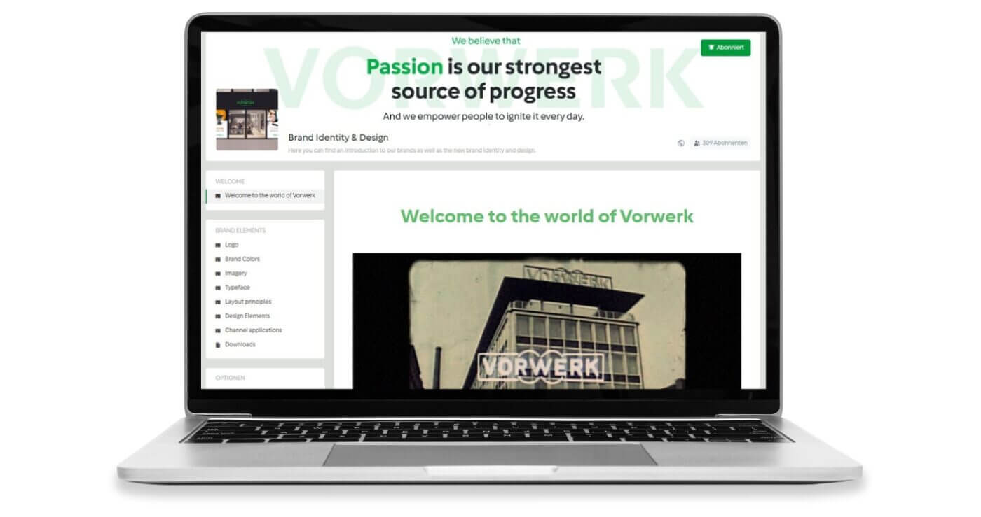 Laptop zeigt die Startseite des Social Intranets von Vorwerk